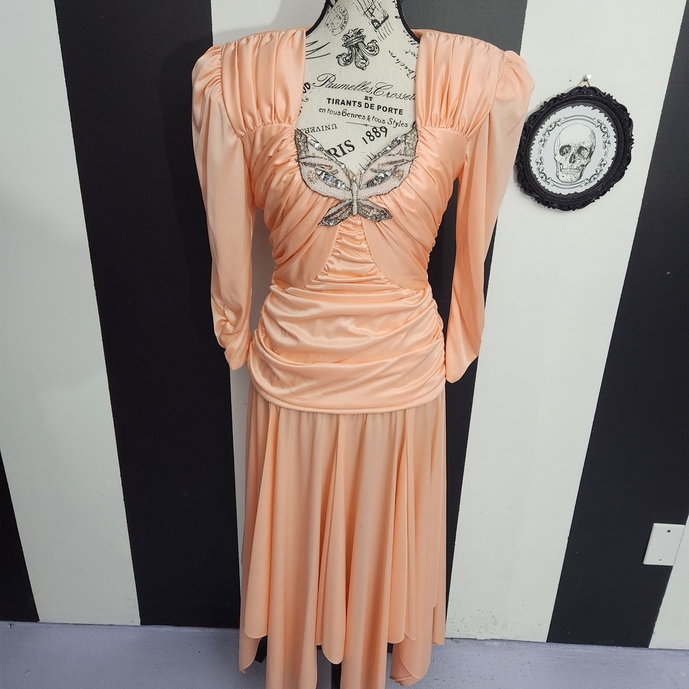Chic Peach Maxi Dress with Ruched Detailing